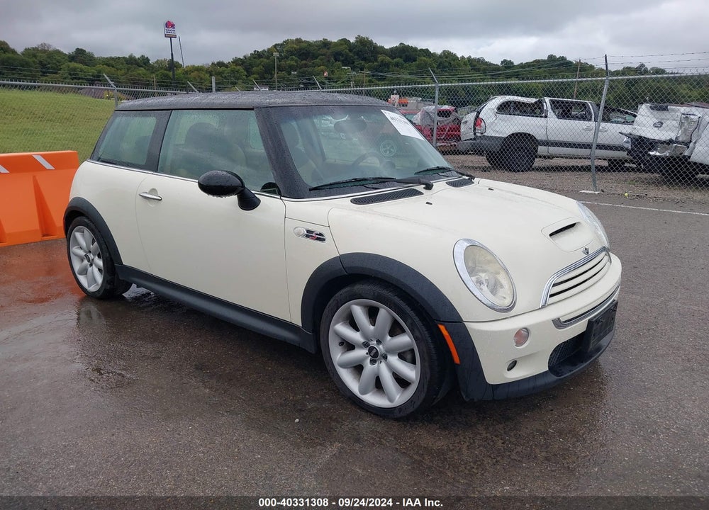 2004 MINI COOPER S VIN: WMWRE33434TD75314