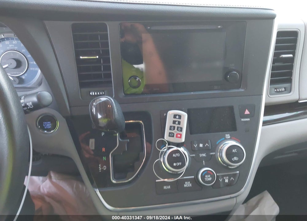 2017 TOYOTA SIENNA XLE PREMIUM 8 PASSENGER VIN: 5TDYZ3DCXHS794142