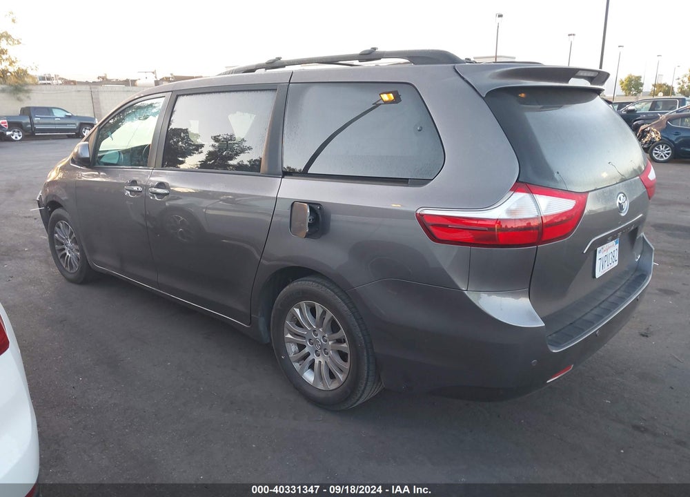 2017 TOYOTA SIENNA XLE PREMIUM 8 PASSENGER VIN: 5TDYZ3DCXHS794142