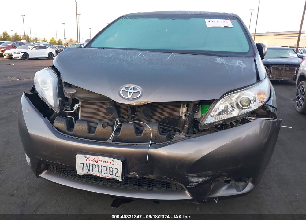 2017 TOYOTA SIENNA XLE PREMIUM 8 PASSENGER VIN: 5TDYZ3DCXHS794142