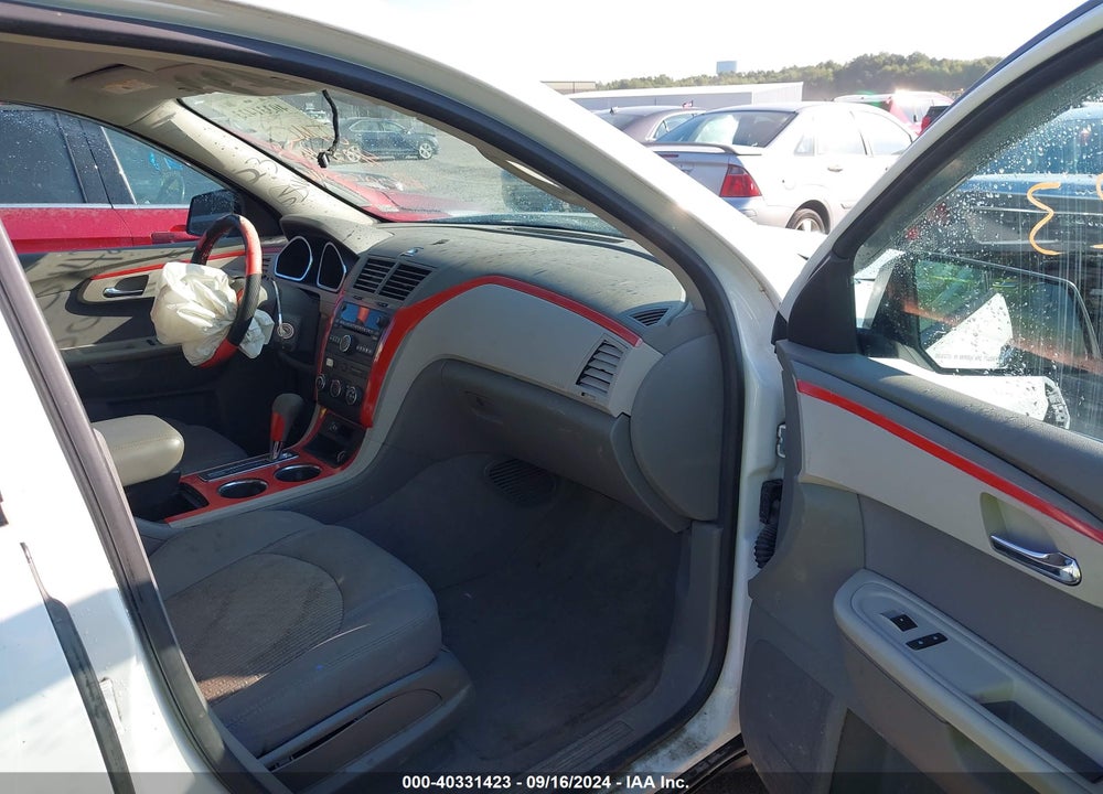 2010 CHEVROLET TRAVERSE LS VIN: 1GNLREED6AS115176