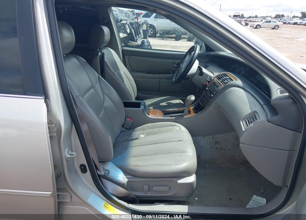 2001 TOYOTA AVALON XLS VIN: 4T1BF28B21U161075