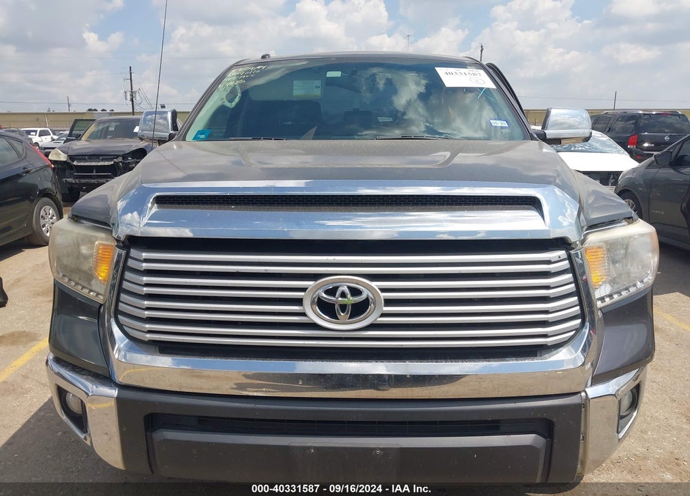 2017 TOYOTA TUNDRA SR5 5.7L V8 VIN: 5TFEW5F16HX227181