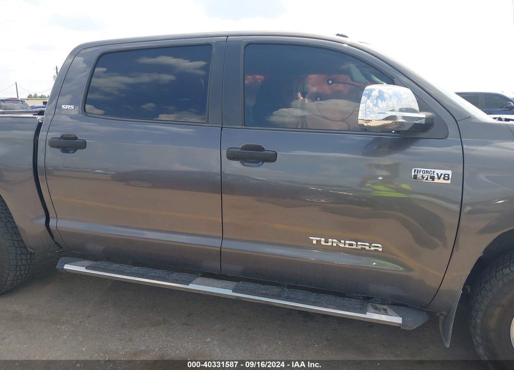 2017 TOYOTA TUNDRA SR5 5.7L V8 VIN: 5TFEW5F16HX227181