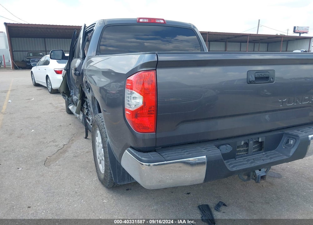 2017 TOYOTA TUNDRA SR5 5.7L V8 VIN: 5TFEW5F16HX227181