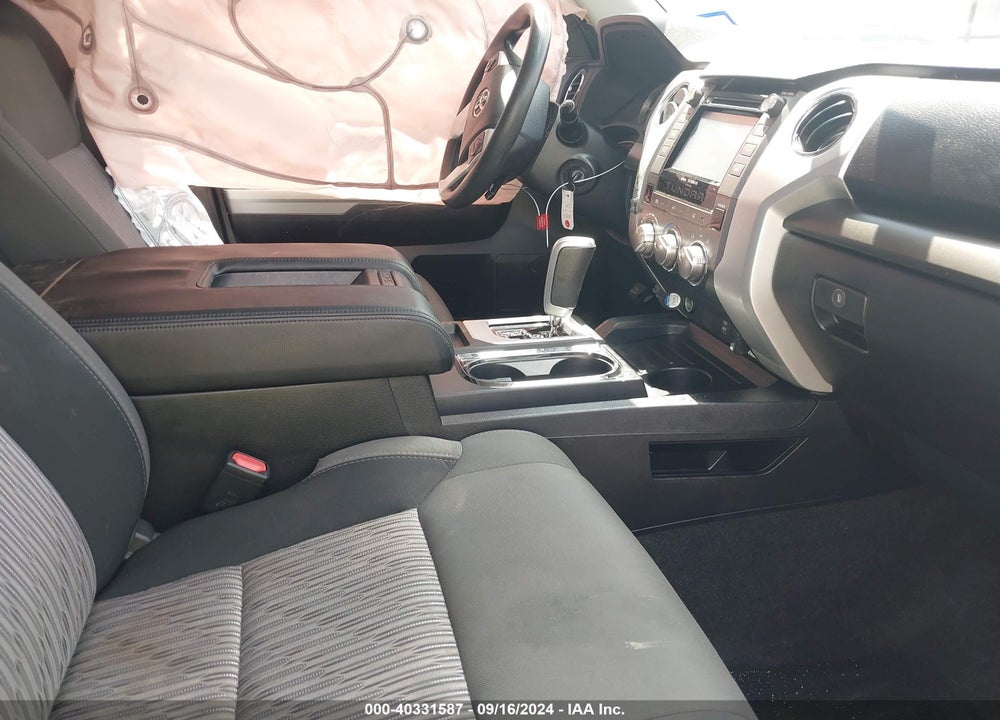 2017 TOYOTA TUNDRA SR5 5.7L V8 VIN: 5TFEW5F16HX227181