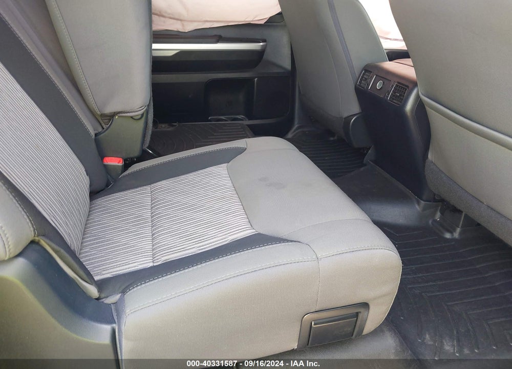 2017 TOYOTA TUNDRA SR5 5.7L V8 VIN: 5TFEW5F16HX227181