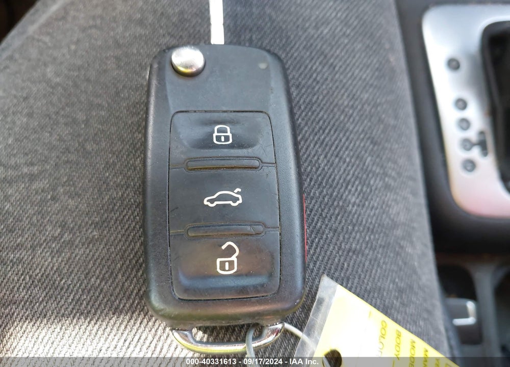 2014 VOLKSWAGEN TIGUAN VIN: WVGAV3AXXEW118320