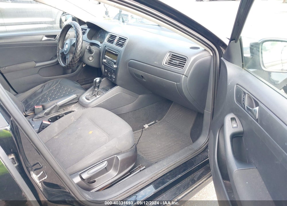 2011 VOLKSWAGEN JETTA 2.0L S VIN: 3VW2K7AJ1BM308472