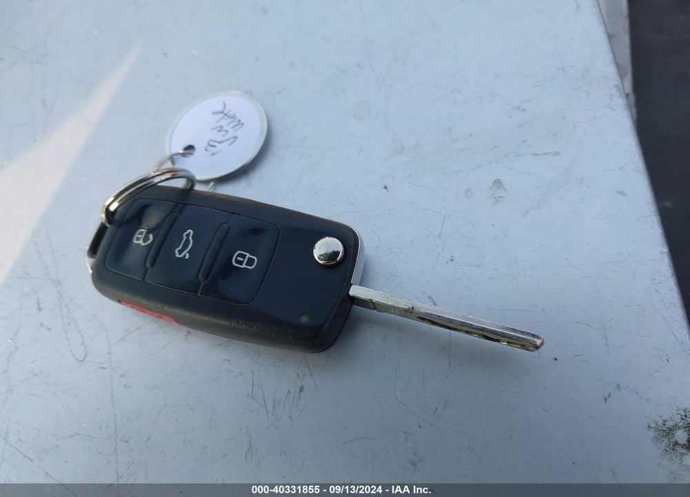 2013 VOLKSWAGEN GTI 4-DOOR VIN: WVWHD7AJ3DW122488