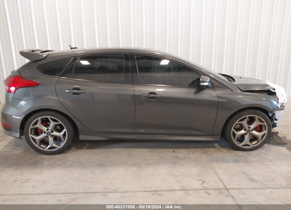 2017 FORD FOCUS ST VIN: 1FADP3L98HL266665