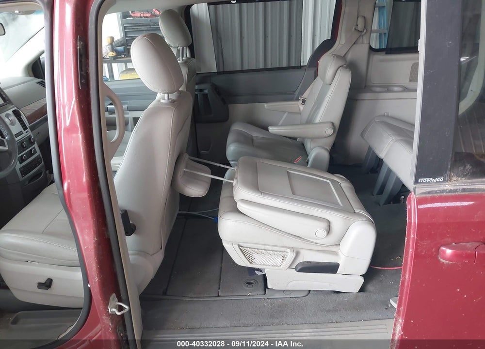 2008 CHRYSLER TOWN & COUNTRY VIN: 2A8HR54P68R776110