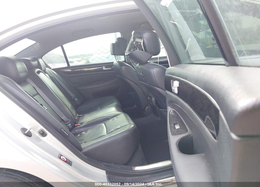 2013 HYUNDAI GENESIS VIN: KMHGC4DD1DU226343