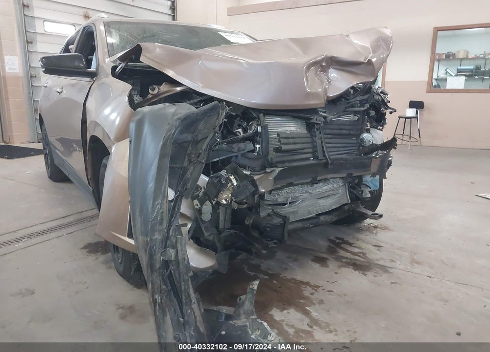 2018 CHEVROLET EQUINOX LT VIN: 2GNAXSEV7J6162577