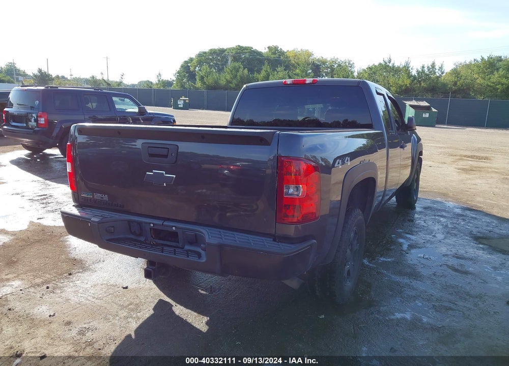 2011 CHEVROLET SILVERADO 1500 LT VIN: 1GCRKSE32BZ211618