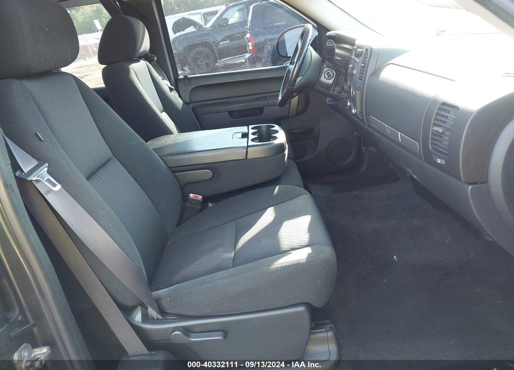 2011 CHEVROLET SILVERADO 1500 LT VIN: 1GCRKSE32BZ211618