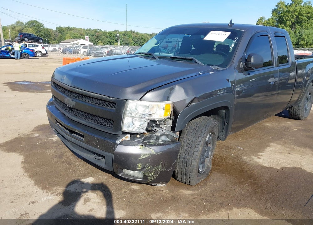 2011 CHEVROLET SILVERADO 1500 LT VIN: 1GCRKSE32BZ211618