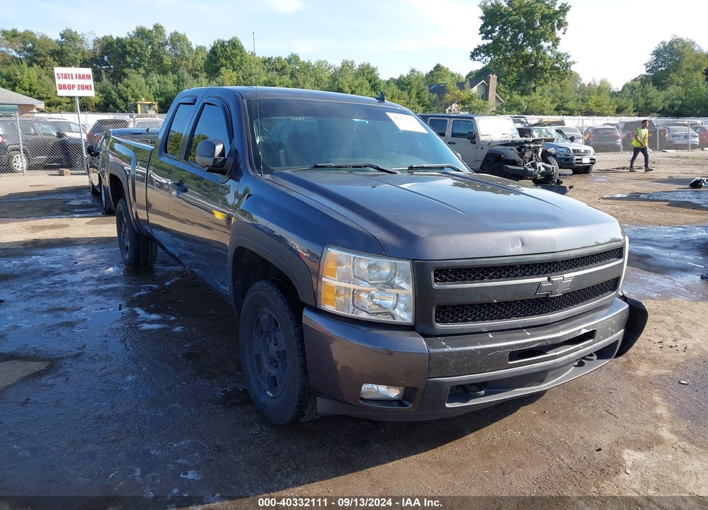 2011 CHEVROLET SILVERADO 1500 LT VIN: 1GCRKSE32BZ211618