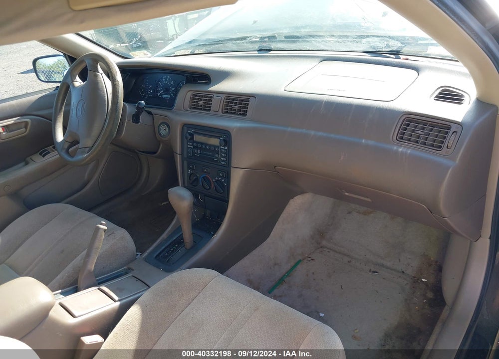 2000 TOYOTA CAMRY LE VIN: JT2BG22K4Y0480806
