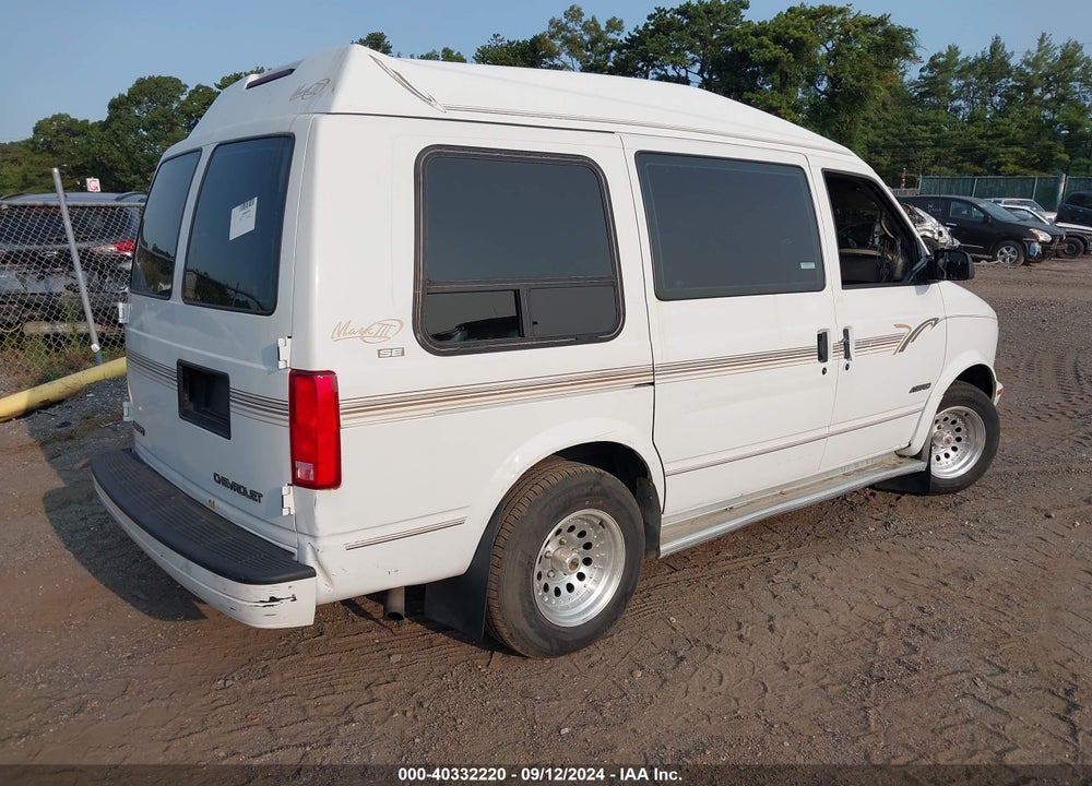 2000 CHEVROLET ASTRO UPFITTER PKG. VIN: 1GBDM19WXYB182085