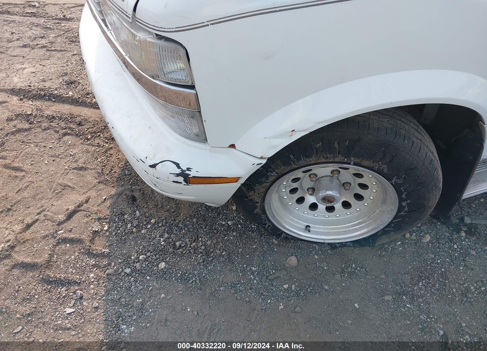 2000 CHEVROLET ASTRO UPFITTER PKG. VIN: 1GBDM19WXYB182085