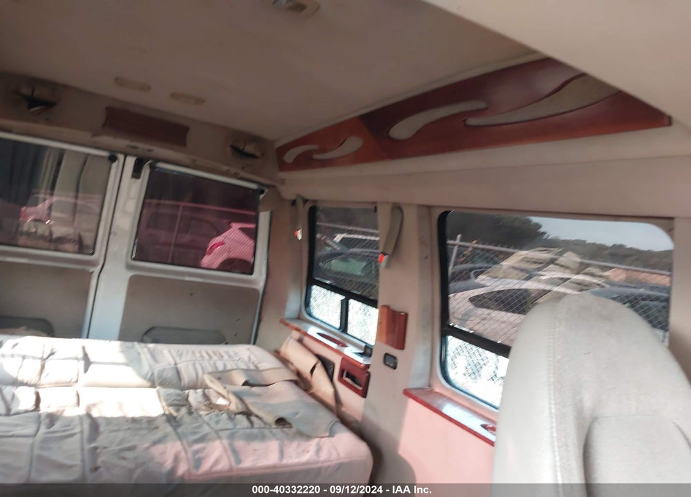 2000 CHEVROLET ASTRO UPFITTER PKG. VIN: 1GBDM19WXYB182085