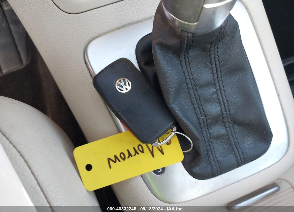 2016 VOLKSWAGEN TIGUAN SE VIN: WVGAV7AX7GW523786