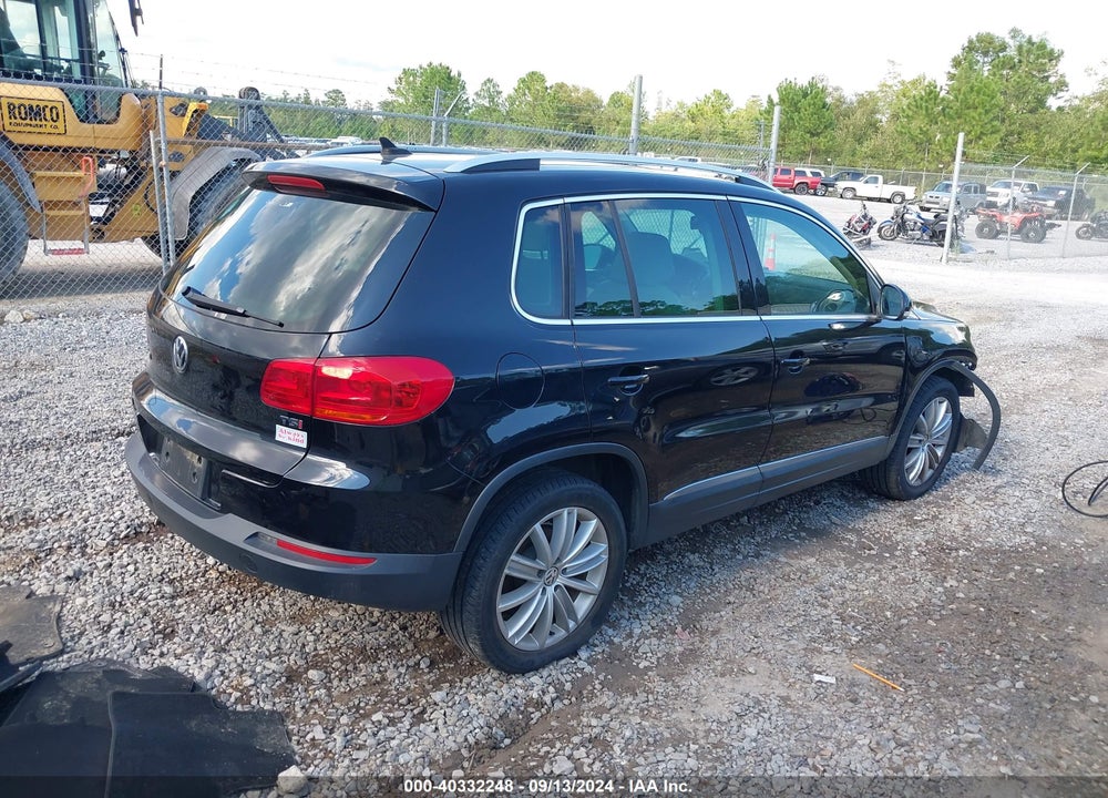 2016 VOLKSWAGEN TIGUAN SE VIN: WVGAV7AX7GW523786