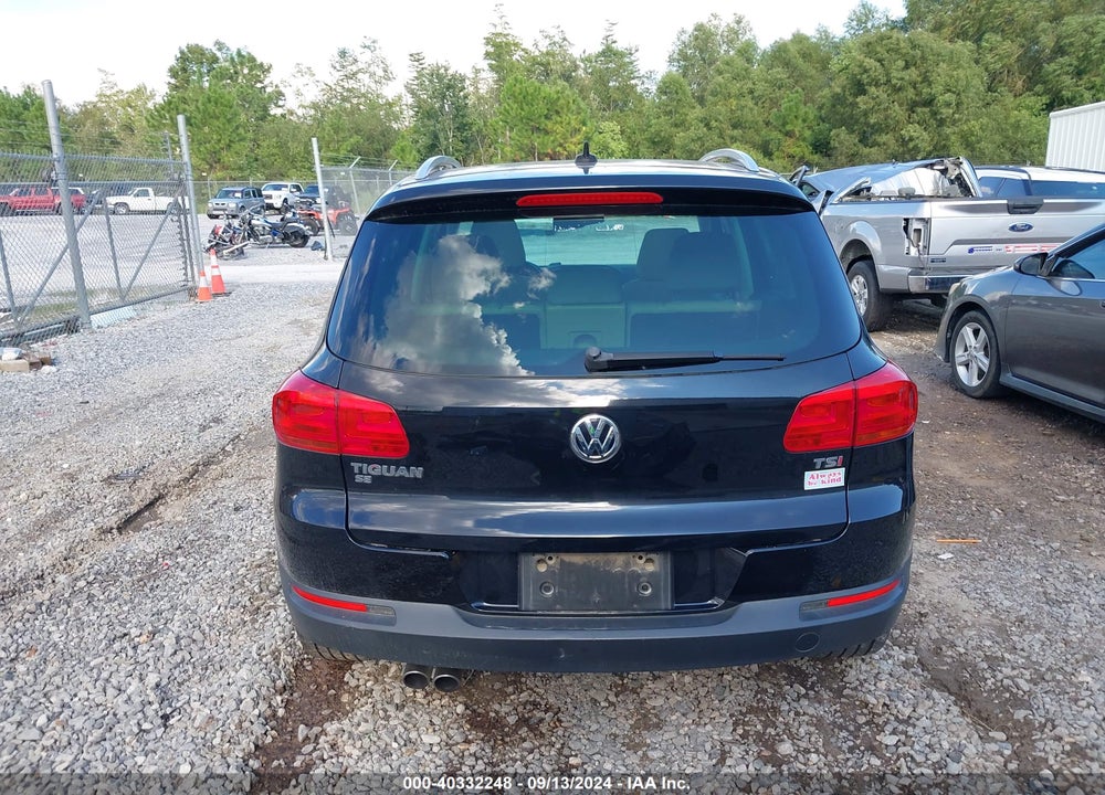 2016 VOLKSWAGEN TIGUAN SE VIN: WVGAV7AX7GW523786
