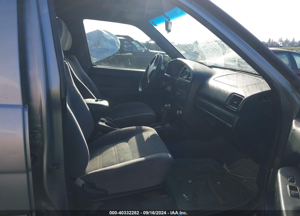 2001 NISSAN PATHFINDER SE VIN: JN8DR09Y61W599456