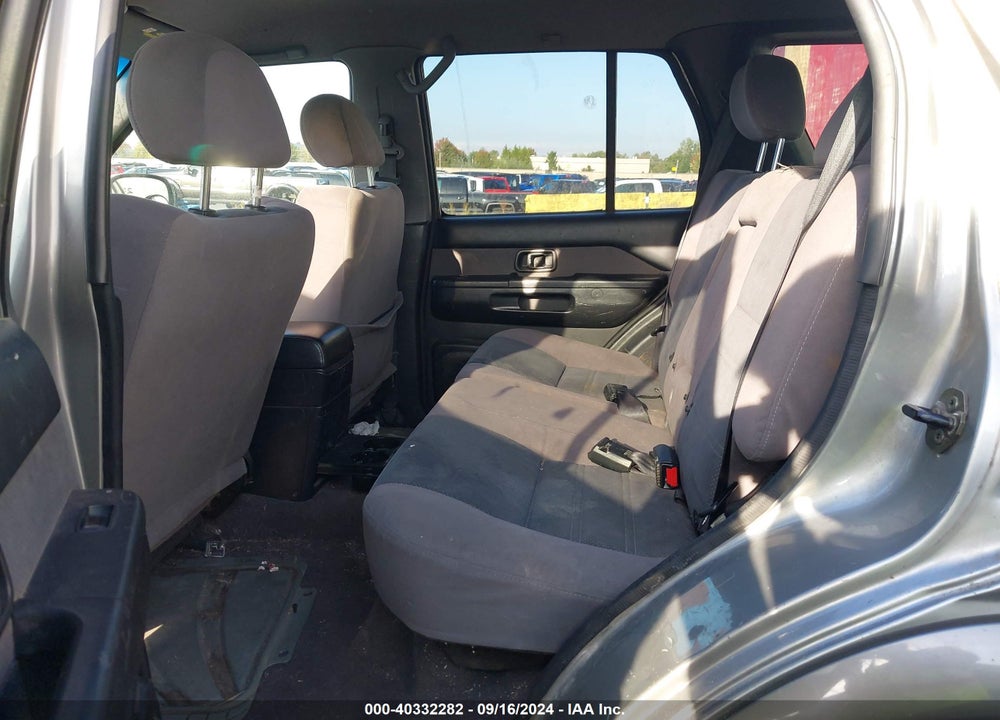 2001 NISSAN PATHFINDER SE VIN: JN8DR09Y61W599456