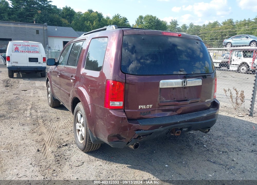 2011 HONDA PILOT VIN: 5FNYF4H57BB087831