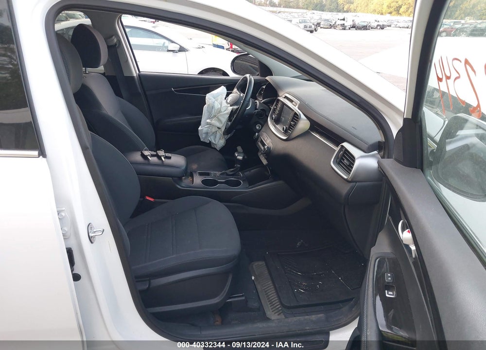 2019 KIA SORENTO VIN: 5XYPGDA32KG440101