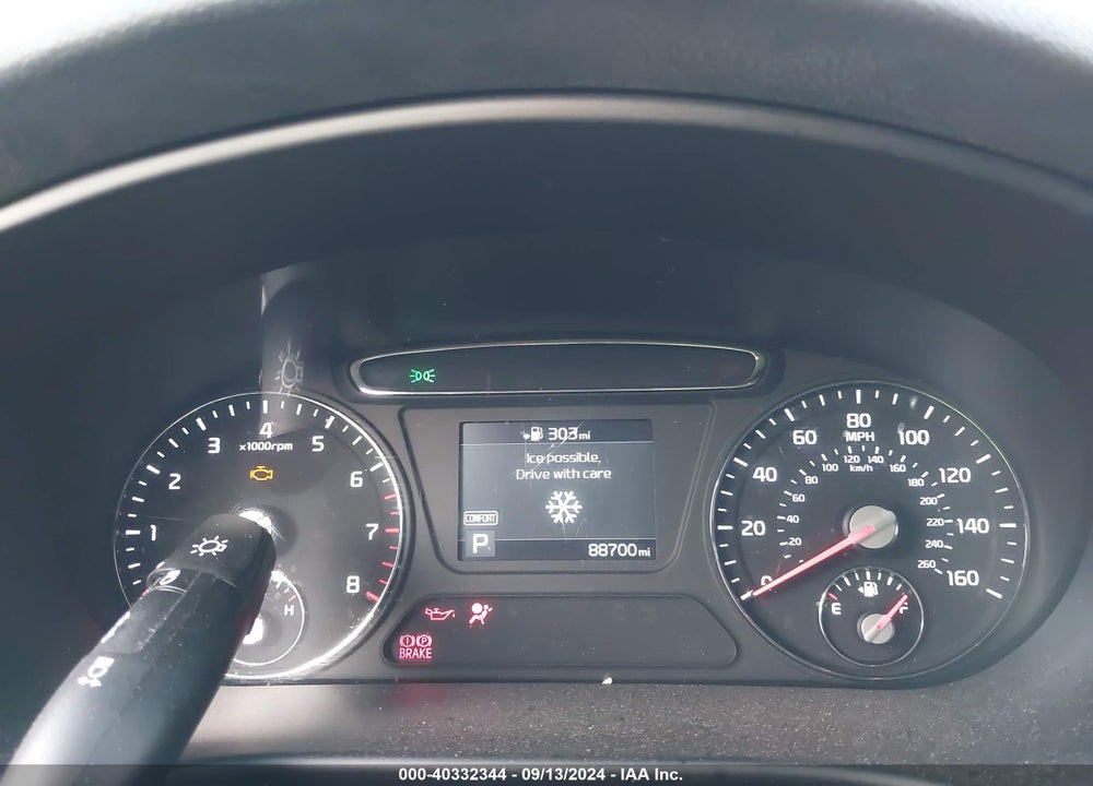 2019 KIA SORENTO VIN: 5XYPGDA32KG440101