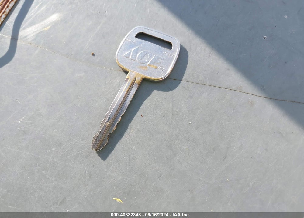 2000 TOYOTA CAMRY LE VIN: 4T1BG22K7YU982186