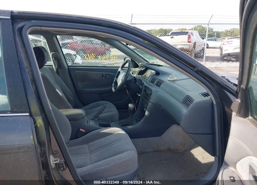 2000 TOYOTA CAMRY LE VIN: 4T1BG22K7YU982186