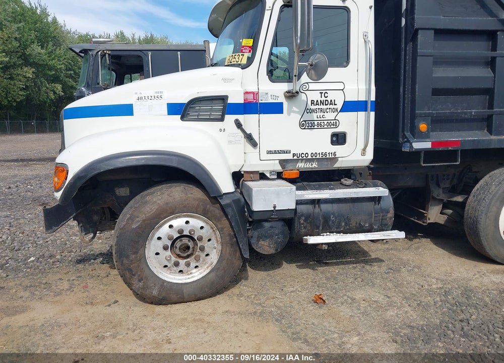 2007 MACK 700 CV700 VIN: 1M2AG11Y17M056036