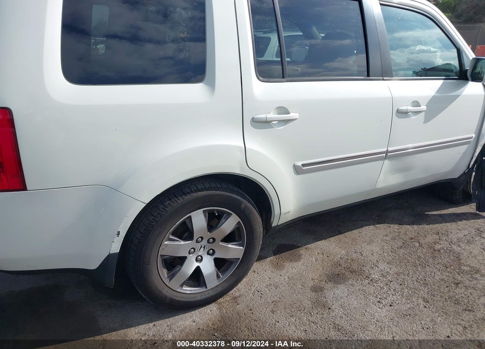 2012 HONDA PILOT TOURING VIN: 5FNYF3H95CB040070
