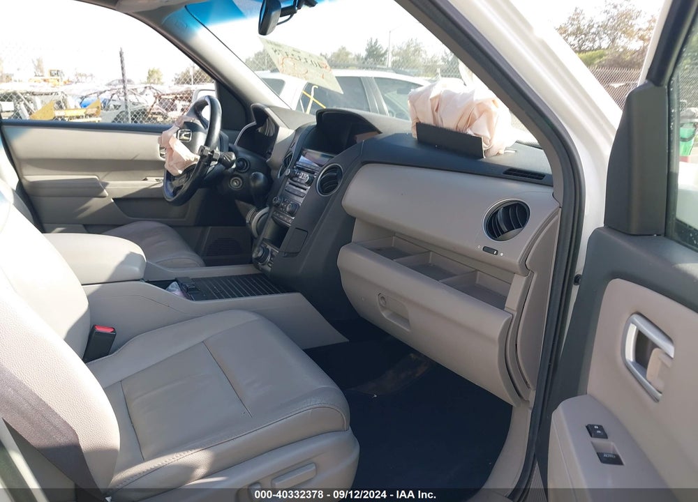 2012 HONDA PILOT TOURING VIN: 5FNYF3H95CB040070
