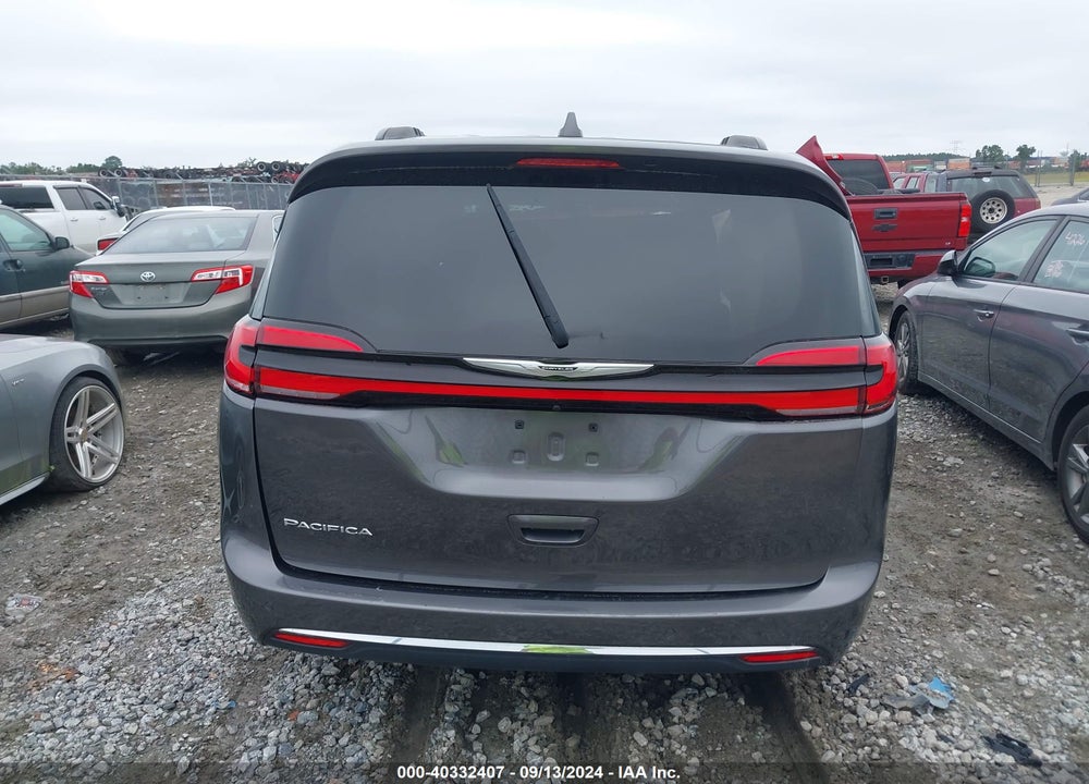2022 CHRYSLER PACIFICA TOURING L VIN: 2C4RC1BG4NR112361