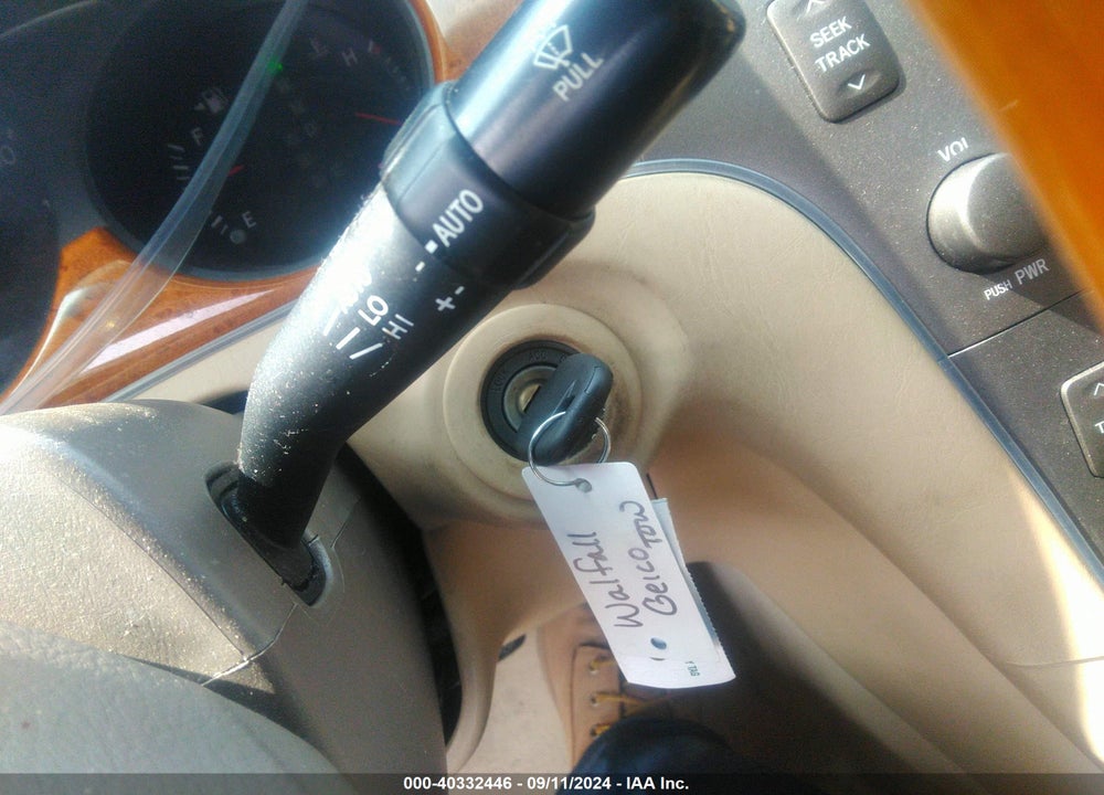 2005 LEXUS ES 330 VIN: JTHBA30G355132568