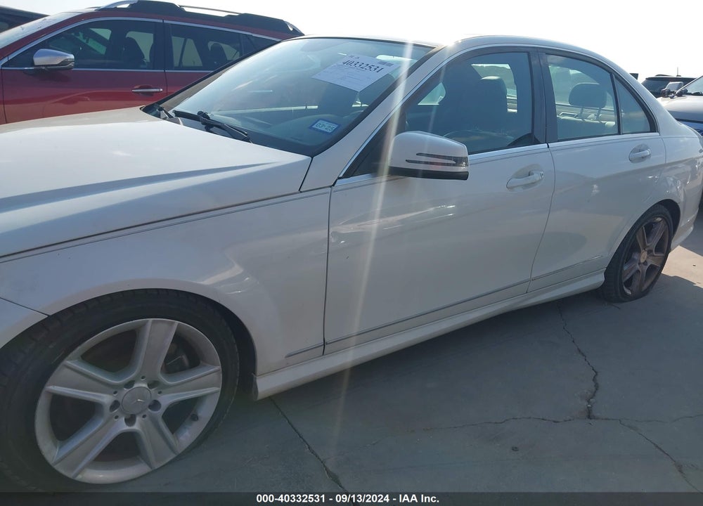 2010 MERCEDES-BENZ C 300 LUXURY/SPORT VIN: WDDGF5EBXAR087185