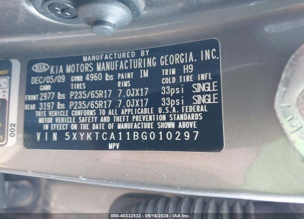 2011 KIA SORENTO LX VIN: 5XYKTCA11BG010297