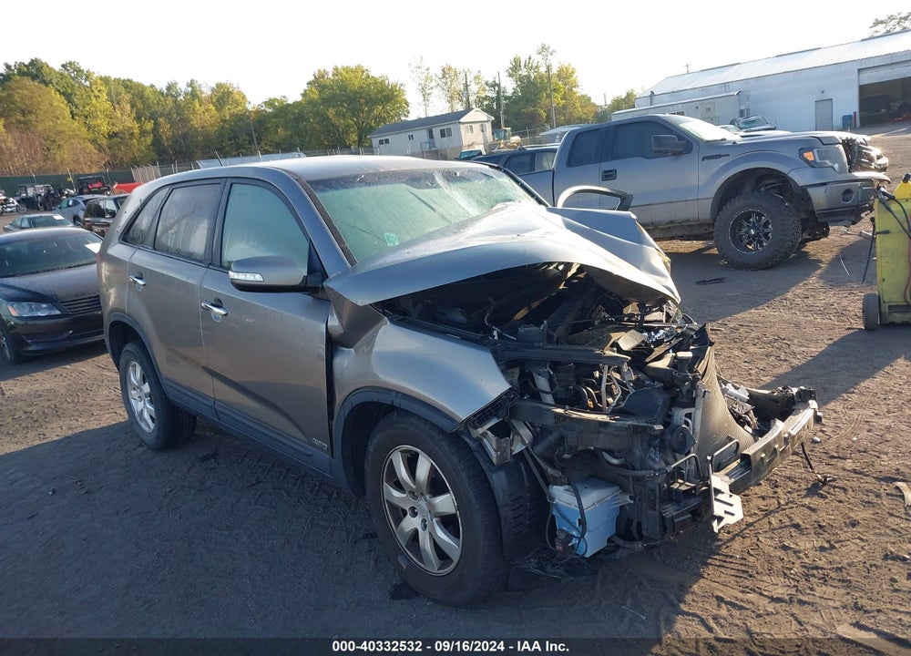 2011 KIA SORENTO LX VIN: 5XYKTCA11BG010297