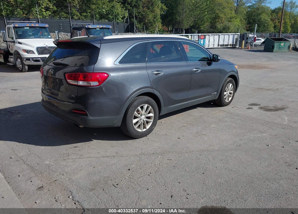 2018 KIA SORENTO VIN: 5XYPGDA52JG429227