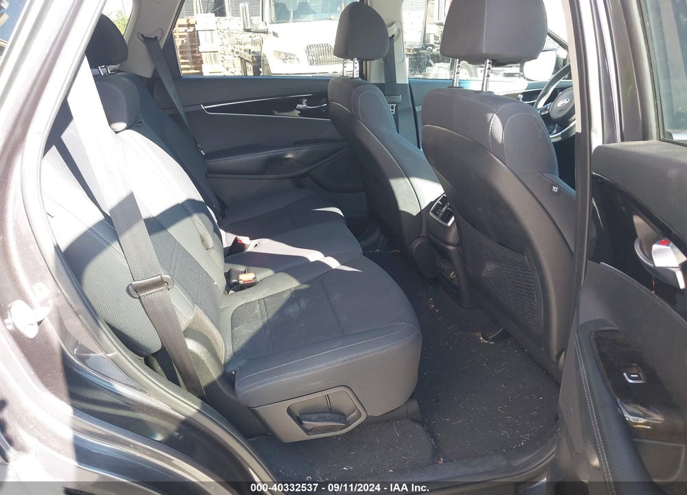 2018 KIA SORENTO VIN: 5XYPGDA52JG429227