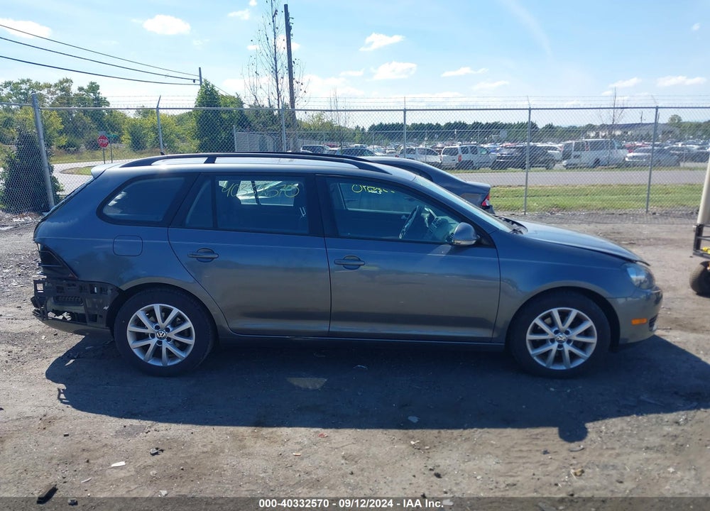 2011 VOLKSWAGEN JETTA SPORTWAGEN 2.5L S VIN: 3VWPZ7AJ2BM679531