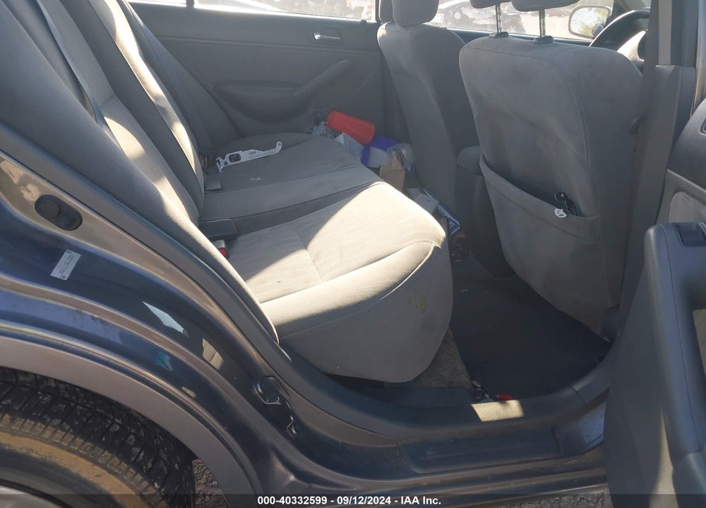 2004 HONDA CIVIC LX VIN: 1HGES16514L025455