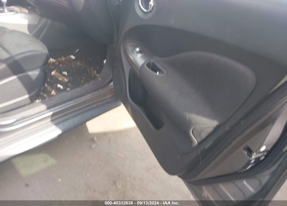2011 NISSAN JUKE S VIN: JN8AF5MRXBT021050