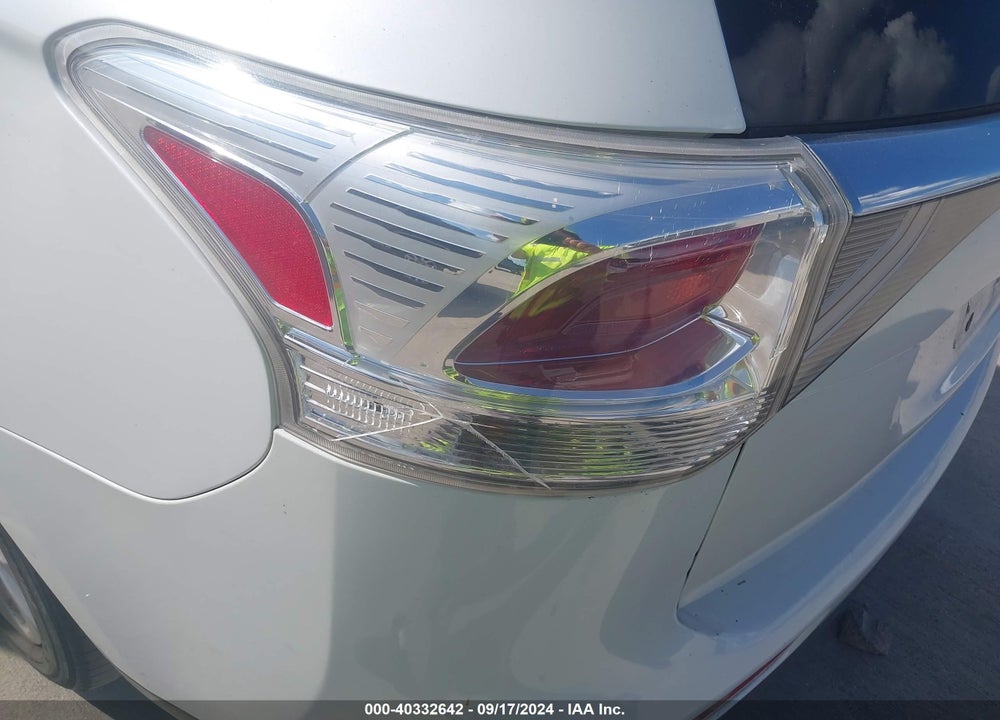 2014 MITSUBISHI OUTLANDER SE VIN: JA4AD3A30EZ004856